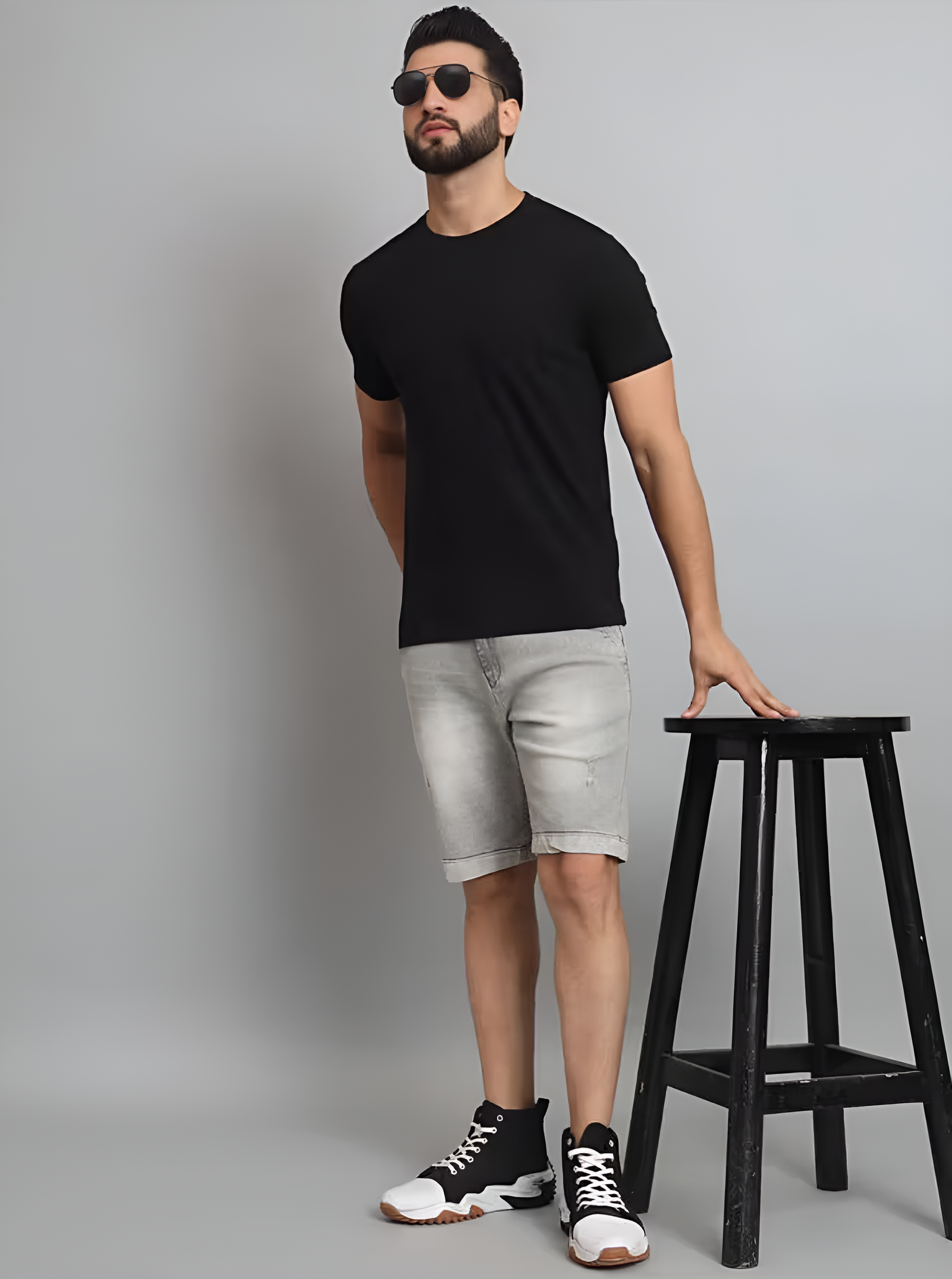 Men’s Classic Black Slim Fit T-Shirt – Essential Everyday Wear