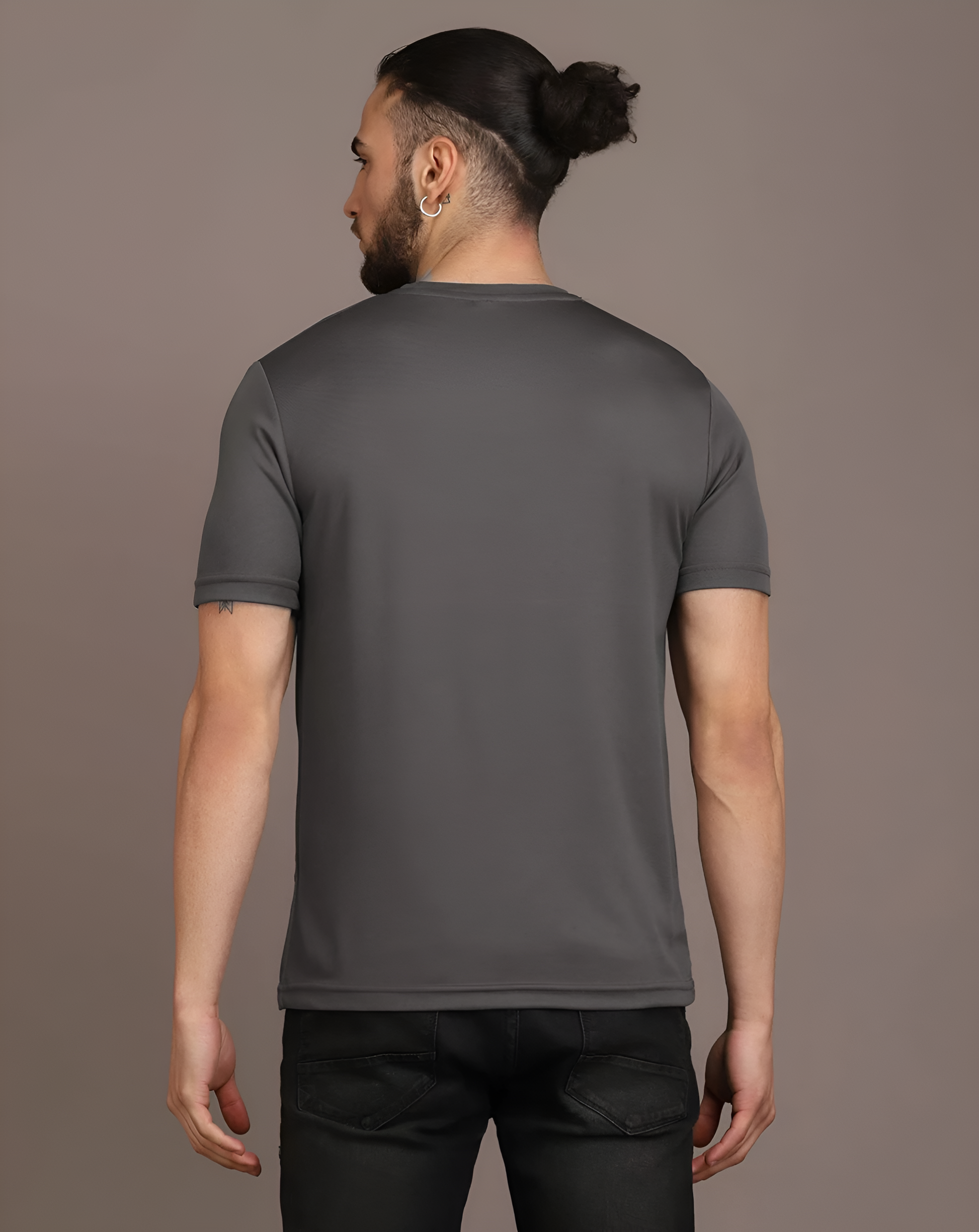 Men’s Solid Charcoal Grey Crew Neck T-Shirt – Slim Fit