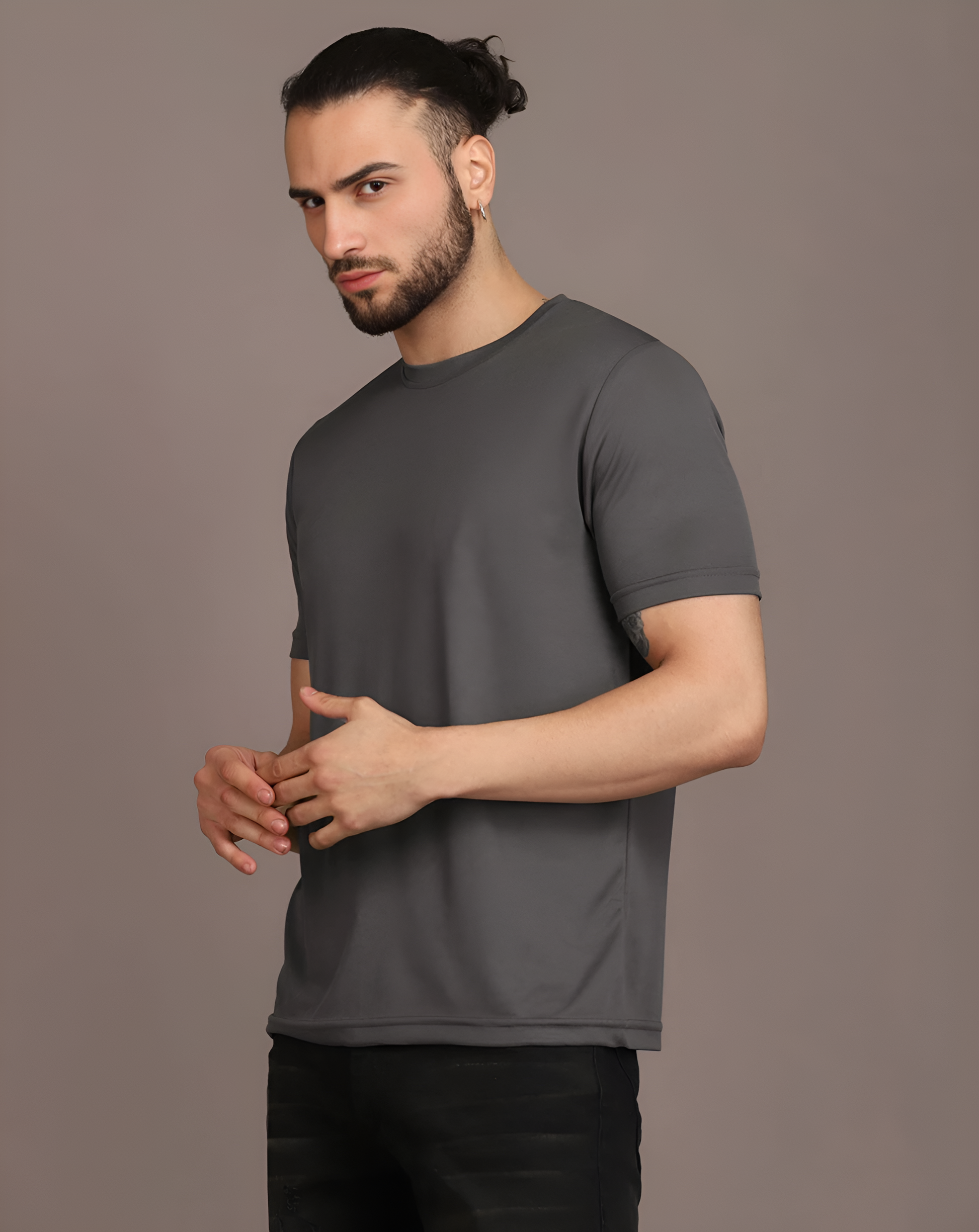 Men’s Solid Charcoal Grey Crew Neck T-Shirt – Slim Fit