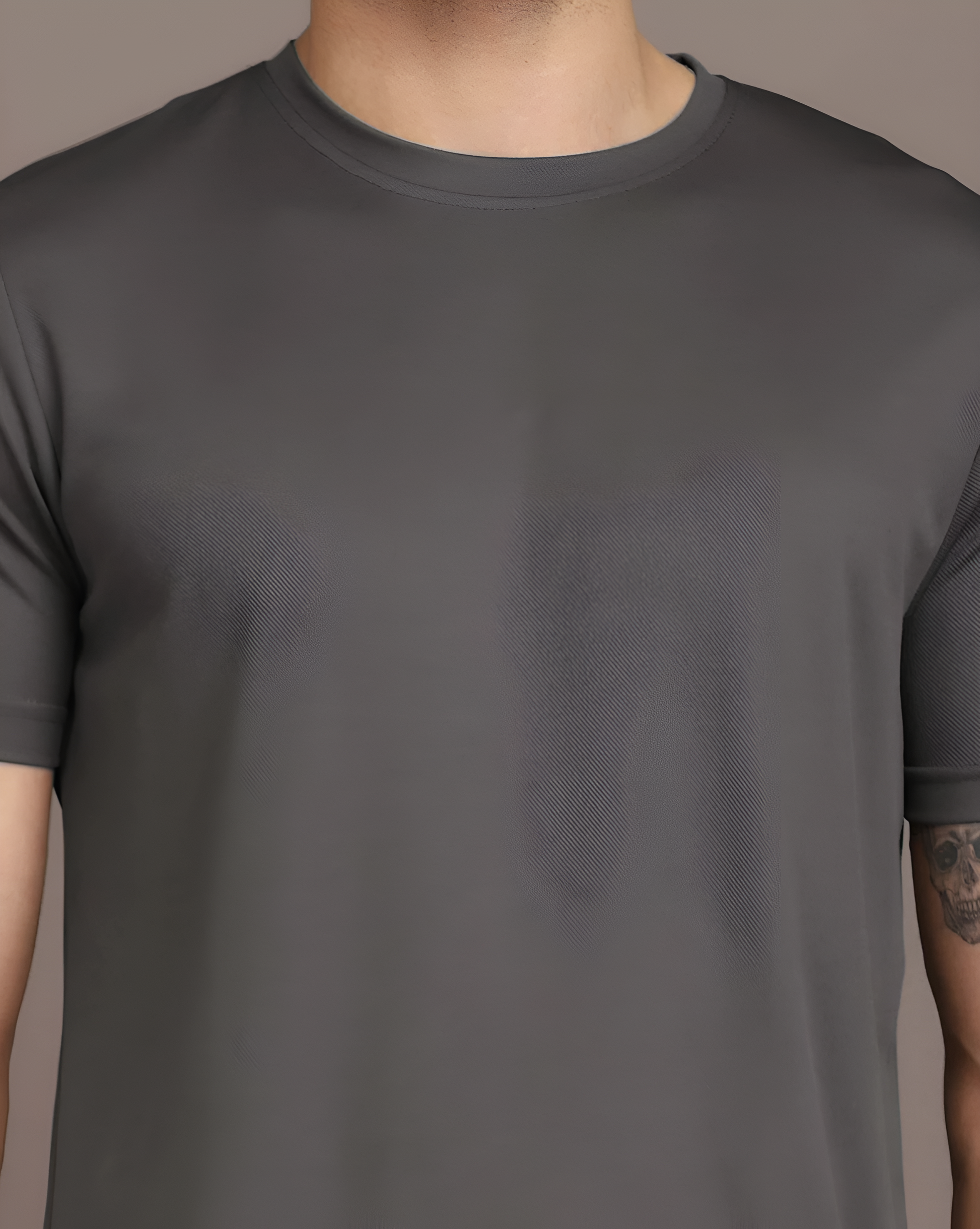 Men’s Solid Charcoal Grey Crew Neck T-Shirt – Slim Fit